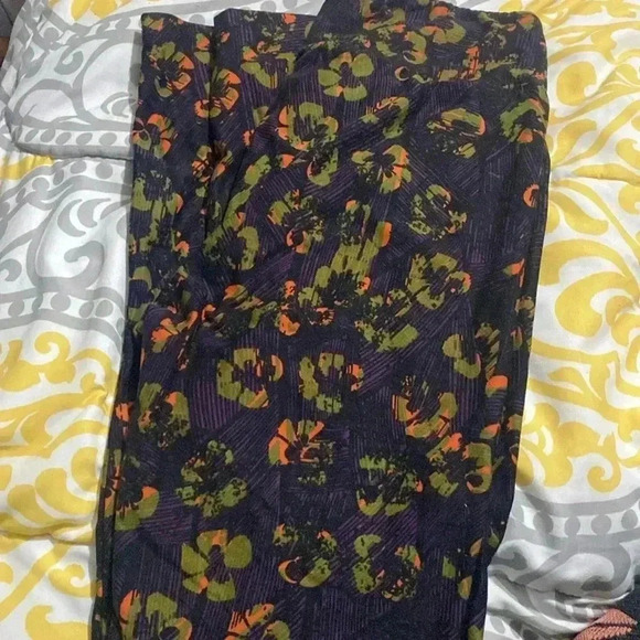 Lularoe‎ - Picture 1 of 1